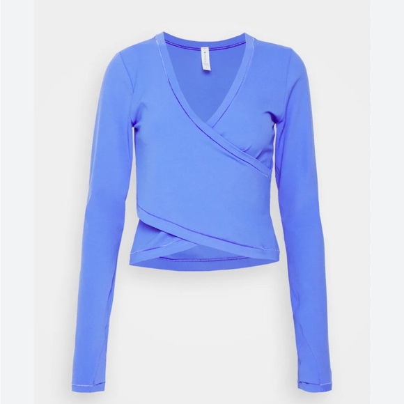 ATHLETA TRANSCEND WRAP TOP - Picture 5 of 10